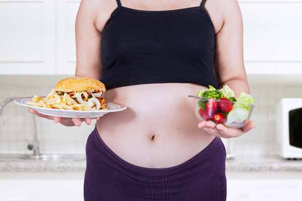 Gravide kan måske godt tillade sig at spise usundt i starten af graviditeten, hvis de så sørger for at spise sundt i sidste del.