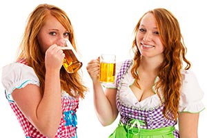 Tre glas øl eller vin ugentligt reducerer risikoen for at udvikle leddegigt med over 50 procent.