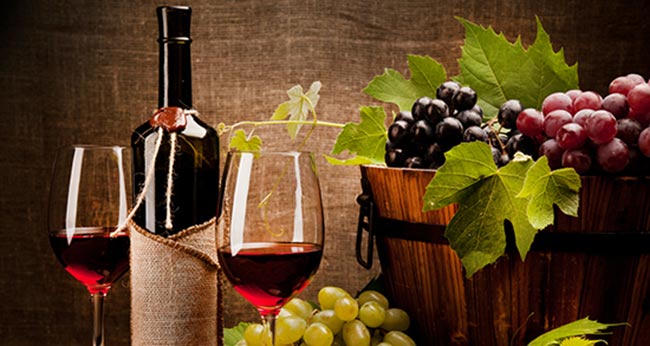 Rødvin styrker blodgennemstrømningen mere end vodka, der til gengæld viser sig at kunne skabe nye blodkar.