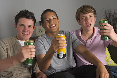 Drenges drikkeri i de unge år medfører forhøjet blodtryk, der forfølger dem ind i voksenlivet.