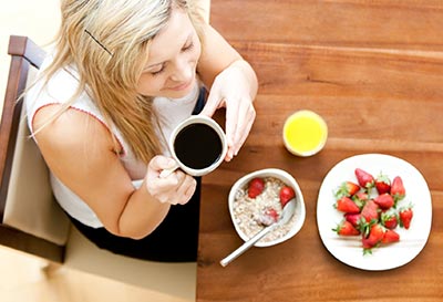 Giv dig tid til morgenmad. det er vigtigt for dit blodsukker og for at undgå fedme.