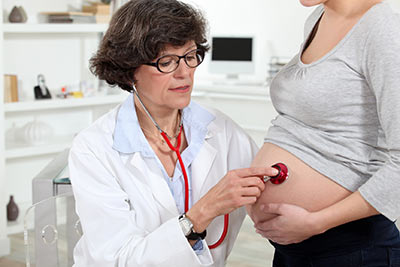 Overvægtige gravide risikerer at deres barn fødes med helbredsproblemer - blandt andet jernmangel.